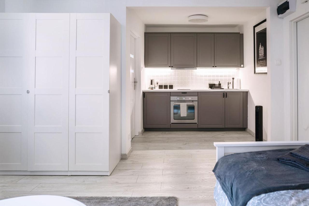 Kawalerka Na Starym Rynku Apartment Torun Bagian luar foto